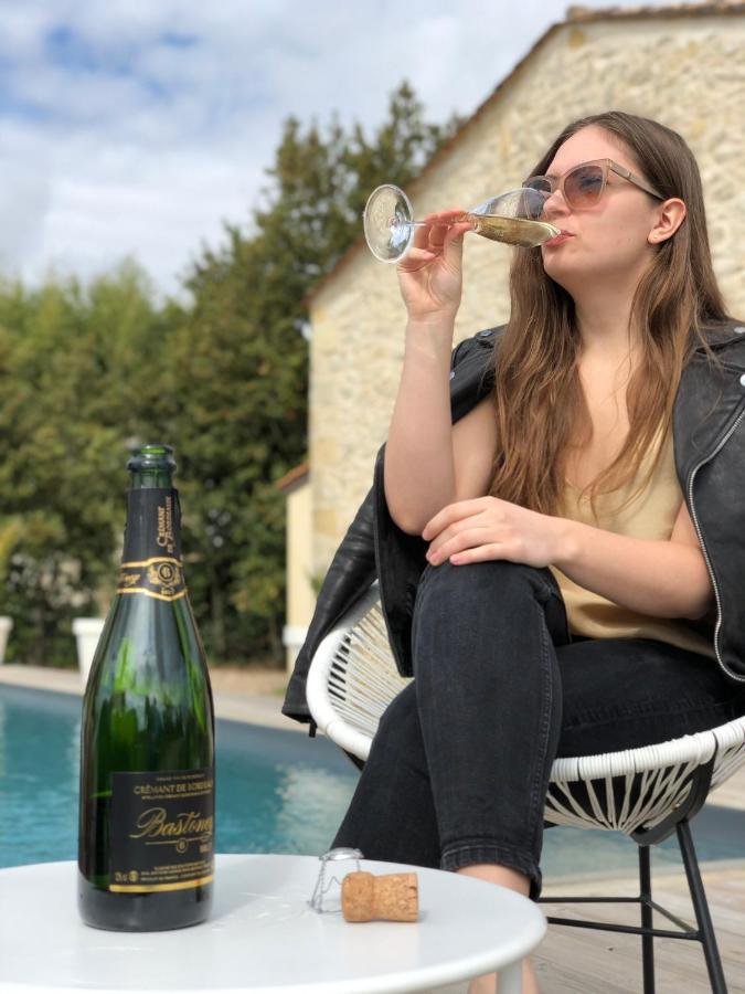ベルヴェス・ド・カスティヨン Chez Henri Bed & Breakfast エクステリア 写真