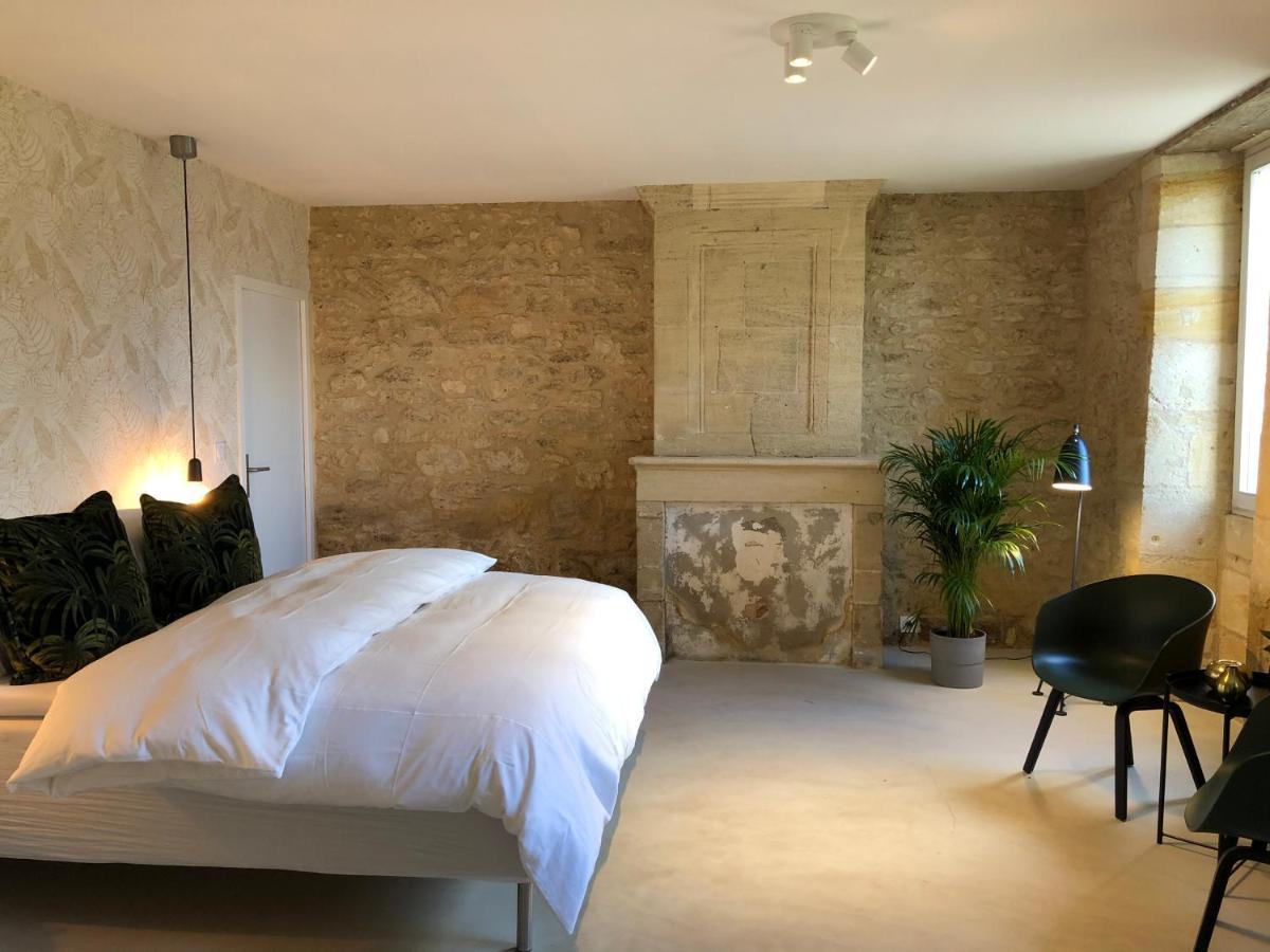 ベルヴェス・ド・カスティヨン Chez Henri Bed & Breakfast エクステリア 写真