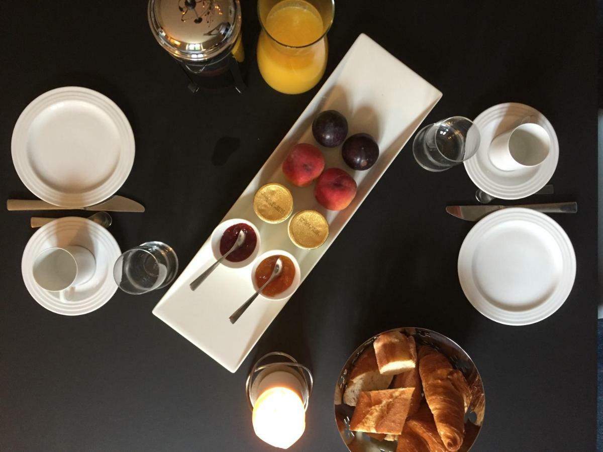 ベルヴェス・ド・カスティヨン Chez Henri Bed & Breakfast エクステリア 写真